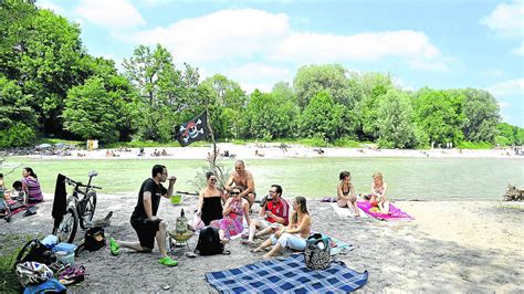 nackt an der isar|FKK in München